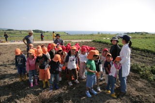 あやめ保育園は、那覇市小禄にある保育園です。